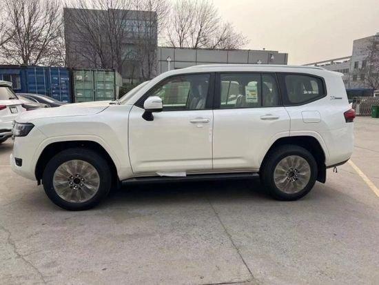 酷路泽lc300 现车3.5TT大跳水 84w起