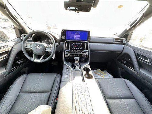 超长续航2023款雷克萨斯LX600中东大油箱
