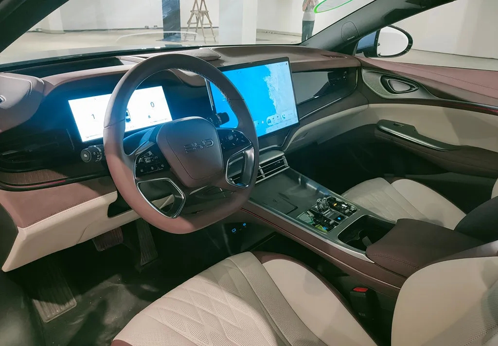 比亚迪海豹05DM-i开启预售 预售价8.98万元起