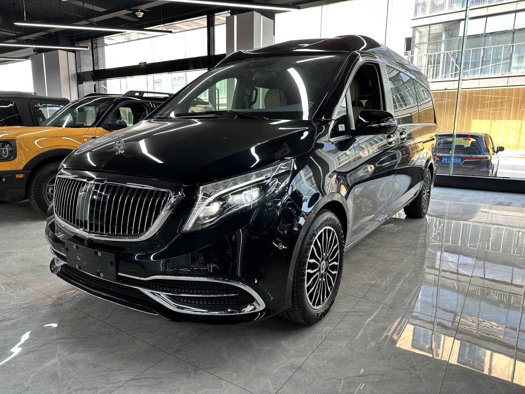 全新一款奔驰V260配置详细解读价格 展厅现车